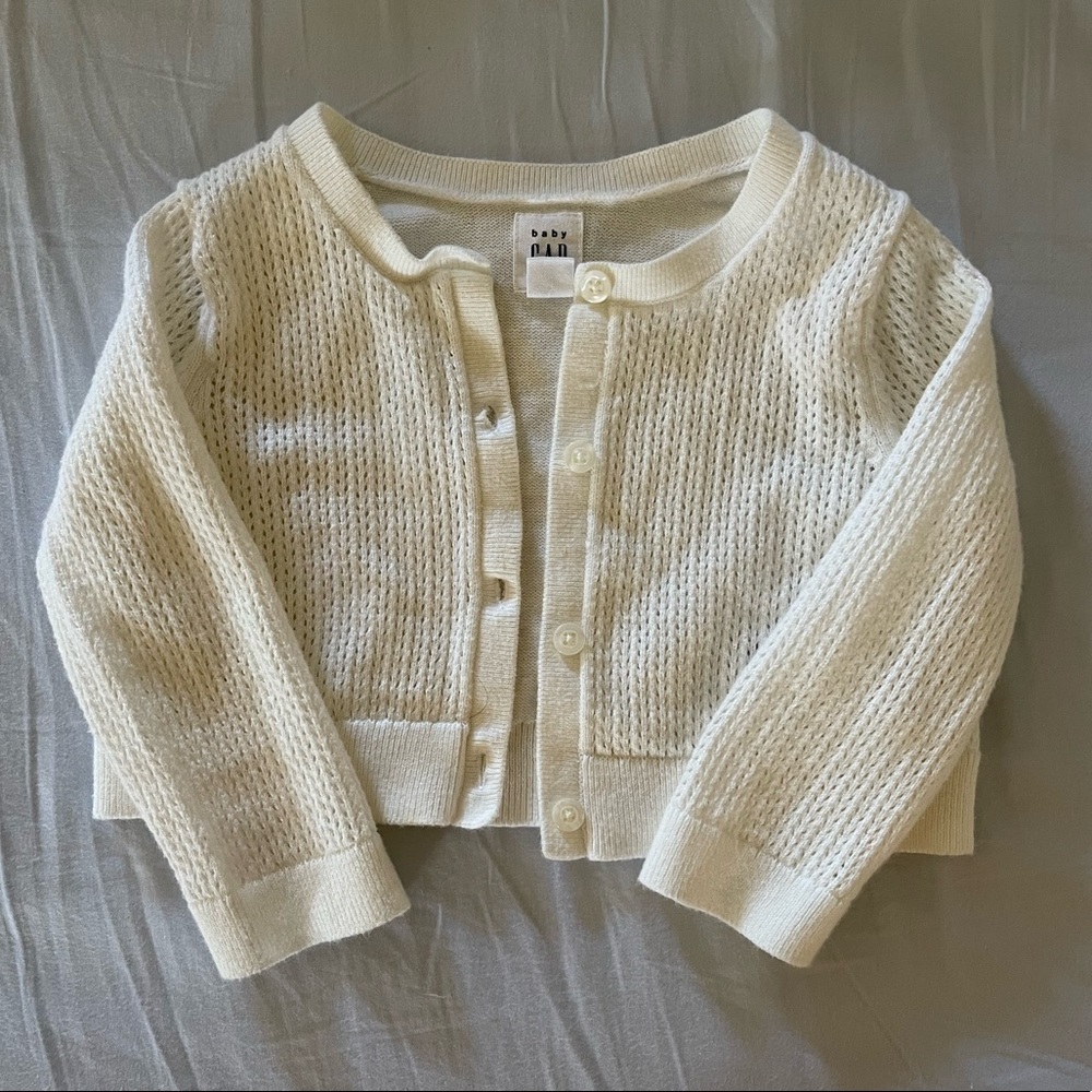 Baby Gap White Knit cardigan sweater 6-12 MO